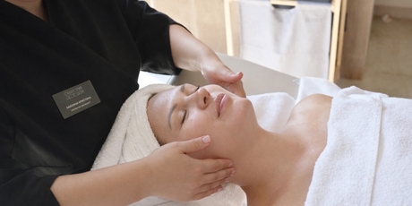 МАССАЖНЫЙ УХОД ДЛЯ ЛИЦА «ВОССТАНАВЛИВАЮЩИЙ»