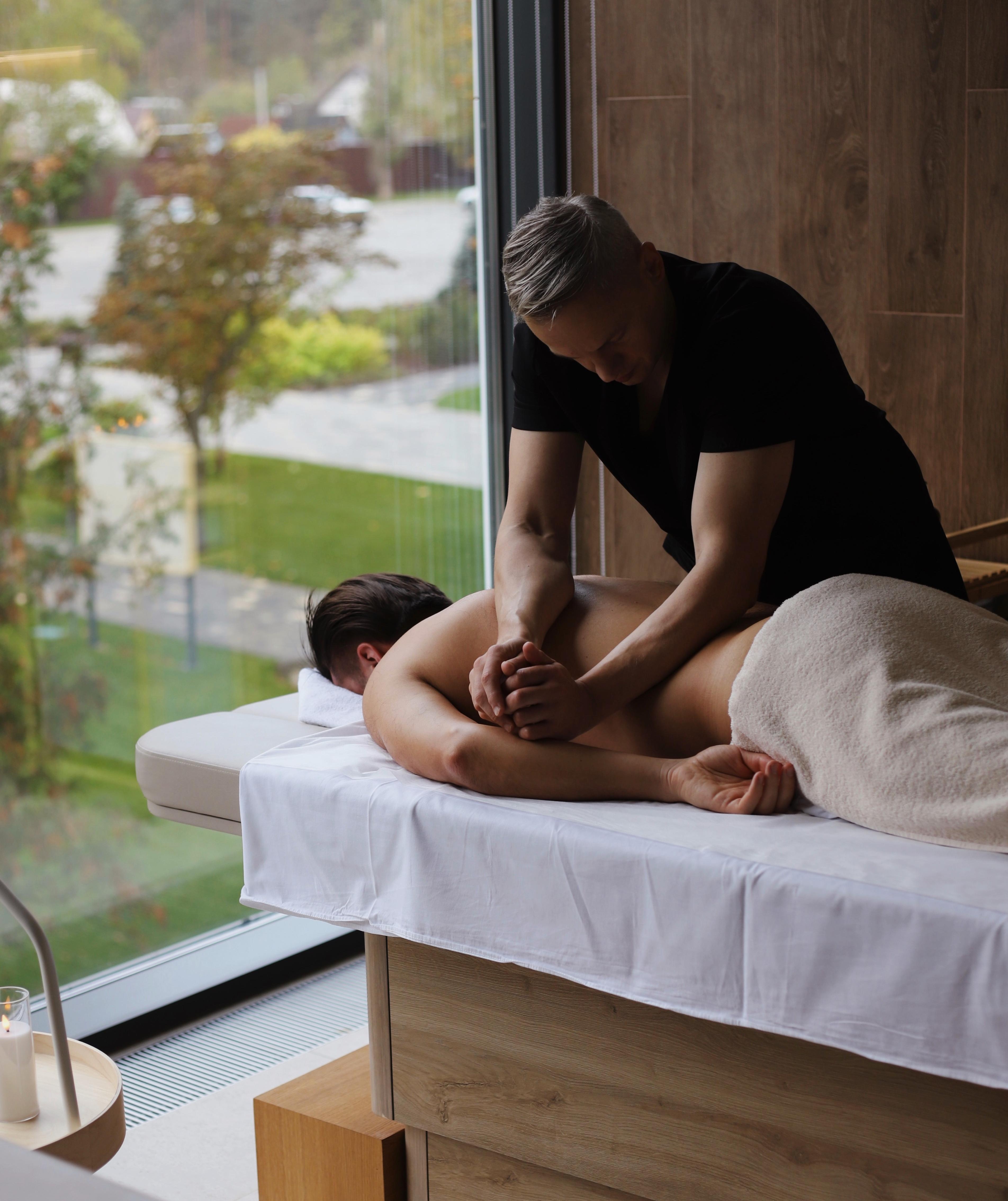 МАССАЖ СПИНЫ 