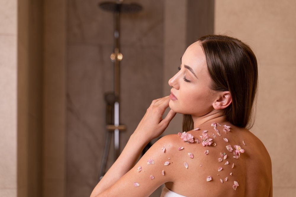 МАССАЖНЫЙ СПА-УХОД «ТАЙСКИЙ ЖАСМИН»